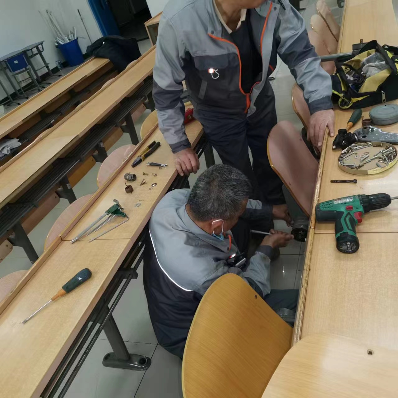 40d05b55effa2506f4948d7c94dd42b