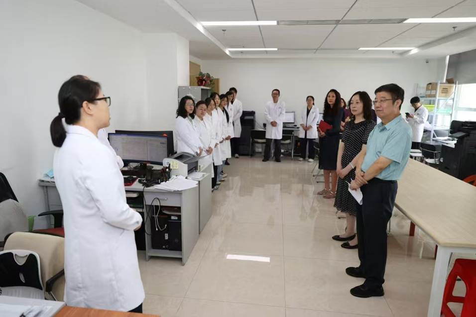 1952904c882b4aef843e61195195acb